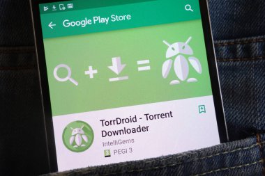 Konskie, Polonya - 02 Haziran 2018: Torrdroid app kot pantolon cebinde gizli smartphone üzerinde görüntülenen Google oyun mağaza web sitesinde