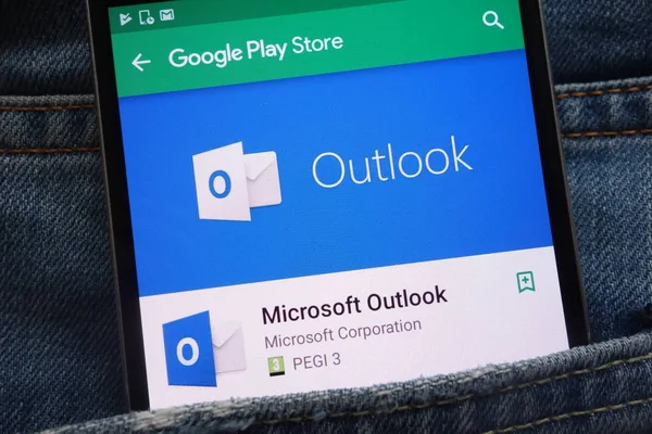플레이 스토어에 현대적인 스마트폰 화면에 Konskie 폴란드 2018 Microsoft Outlook — 스톡 사진