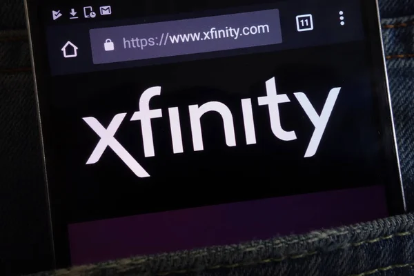 Konskie Polen Juni 2018 Xfinity Webseite Auf Smartphone Jeanstasche Versteckt — Stockfoto