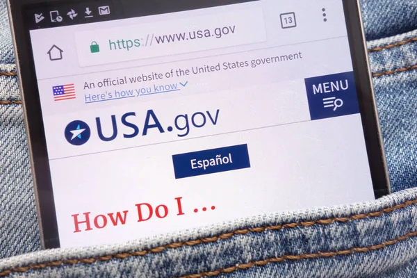 Konskie Polen Juni 2018 Usa Gov Webseite Auf Smartphone Jeanstasche — Stockfoto