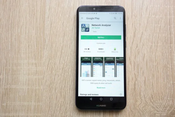 Konskie, Polonya - 24 Haziran 2018: Ağ Çözümleyicisi app Huawei Y6 2018 smartphone üzerinde görüntülenen Google oyun mağaza web sitesinde