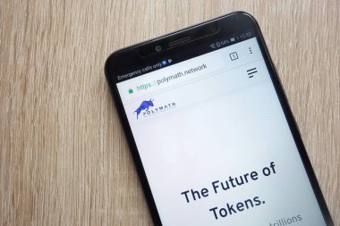 Konskie, Polonya - 08 Temmuz 2018: Huawei Y6 2018 smartphone üzerinde görüntülenen bilge (poli) cryptocurrency Web sitesi