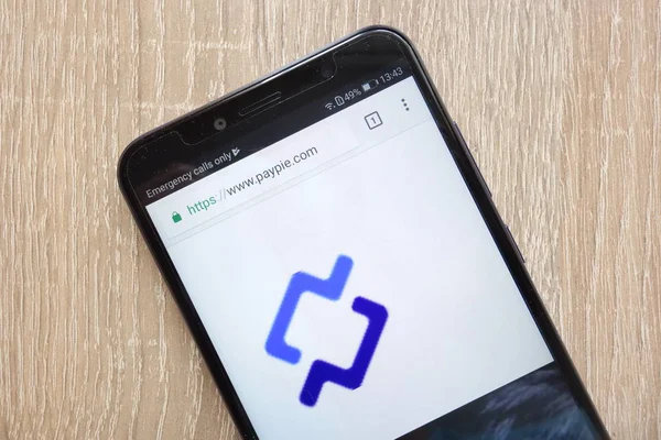 Konskie, Polonya - 14 Temmuz 2018: modern bir akıllı telefon üzerinde görüntülenen Paypie (Ppp) cryptocurrency Web sitesi