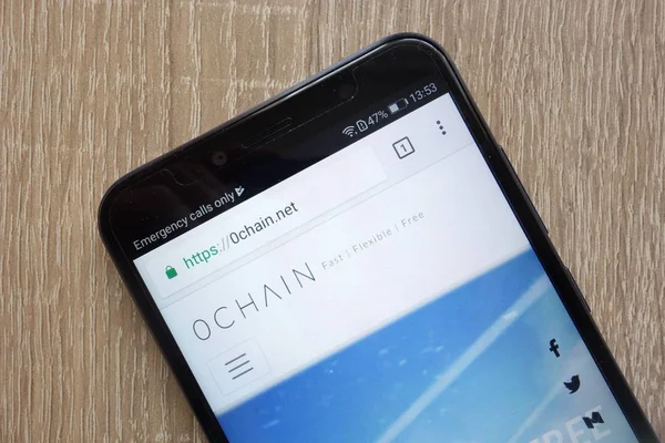 Konskie, Polonya - 14 Temmuz 2018: 0chain modern bir akıllı telefon üzerinde görüntülenen (Zcn) cryptocurrency Web sitesi