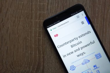 Konskie, Polonya - 14 Temmuz 2018: modern bir akıllı telefon üzerinde görüntülenen karşıtaraf (Xcp) cryptocurrency Web sitesi