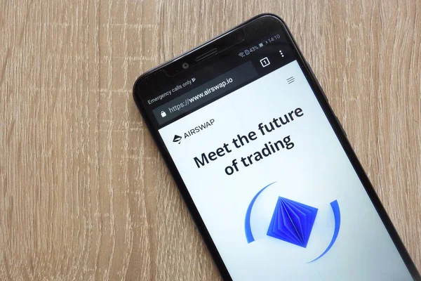 Konskie, Polonya - 14 Temmuz 2018: modern bir akıllı telefon üzerinde görüntülenen Airswap (Ast) cryptocurrency Web sitesi