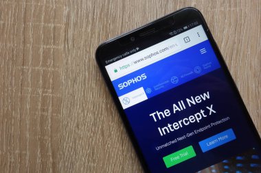 Konskie, Polonya - 14 Temmuz 2018: modern bir akıllı telefon üzerinde görüntülenen Sophos Web sitesi