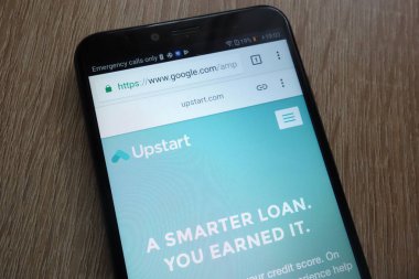 Konskie, Polonya - 17 Temmuz 2018: modern bir akıllı telefon üzerinde görüntülenen Upstart fintech şirket web sitesi