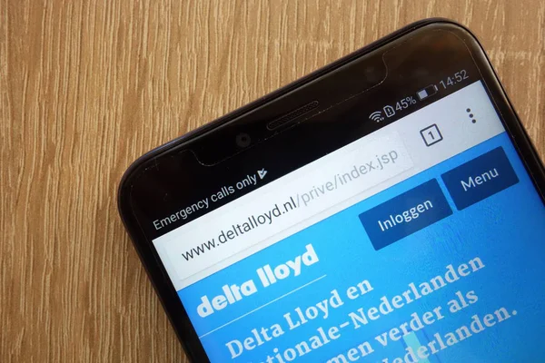 Konskie, polen - 21. Juli 2018: delta lloyd website angezeigt auf einem modernen smartphone — Stockbild Konskie Polen Juli 2018 Delta Lloyd Website Angezeigt Auf Einem — Stockfoto