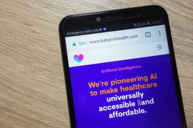 Konskie, Polonya - 26 Temmuz 2018: modern bir akıllı telefon üzerinde görüntülenen Babylon Web sitesi