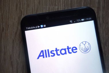 Konskie, Polonya - 11 Ağustos 2018: modern bir akıllı telefon üzerinde görüntülenen Allstate logosu