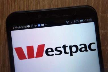 Konskie, Polonya - 18 Ağustos 2018: modern bir akıllı telefon üzerinde görüntülenen Westpac bankacılık şirket logosu