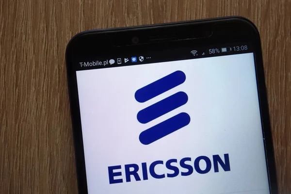 Konskie Polsko Srpna 2018 Ericsson Logo Zobrazené Moderní Smartphone — Stock fotografie