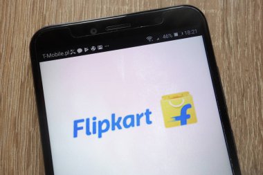 Konskie, Polonya - 01 Eylül 2018: modern bir akıllı telefon üzerinde görüntülenen Flipkart logosu