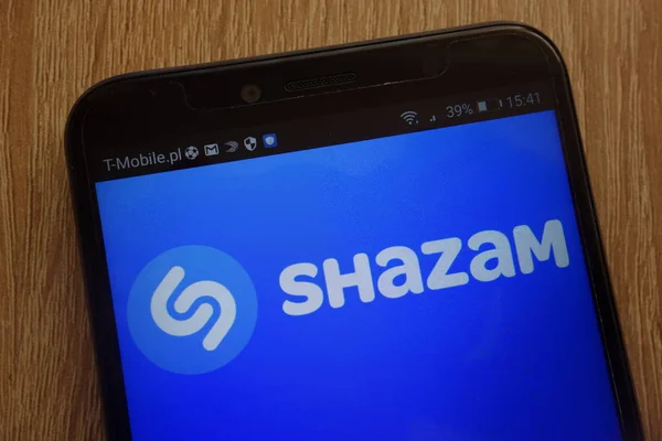 Konskie Poland September 2018 Logo Shazam Ditampilkan Pada Smartphone Modern — Stok Foto