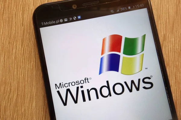 Konskie Polonia Septiembre 2018 Logotipo Microsoft Windows Muestra Teléfono Inteligente — Foto de Stock