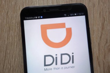Konskie, Polonya - 06 Eylül 2018: modern bir akıllı telefon üzerinde görüntülenen Didi logosu