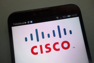 Konskie, Polonya - 15 Eylül 2018: Cisco logosu Smartphone cep telefonu ile