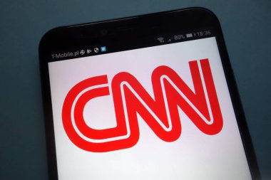 Konskie, Polonya - 15 Eylül 2018: Cnn logosunun Smartphone cep telefonu ile