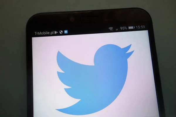 Konskie Polonya Eylül 2018 Twitter Logo Smartphone Cep Telefonu Ile — Stok fotoğraf