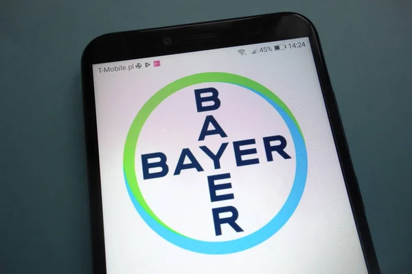 Konskie Polen 2018 Bayer Logo Auf Smartphone — Stockfoto