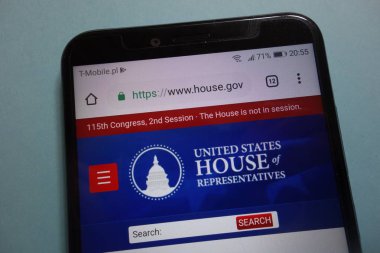 Konskie, Polonya - 10 Kasım 2018: smartphone üzerinde görüntülenen Amerika Birleşik Devletleri Temsilciler Meclisi Web sitesi