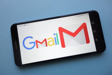 Konskie, Polonya - 12 Kasım 2018: smartphone üzerinde görüntülenen Gmail logosu