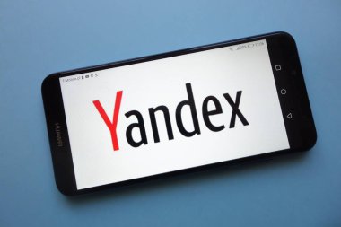 Konskie, Polonya - 12 Kasım 2018: smartphone üzerinde görüntülenen Yandex logosu