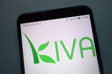 Konskie, Polonya - 12 Kasım 2018: smartphone üzerinde görüntülenen Kiva Microfunds (Kiva.org) logo