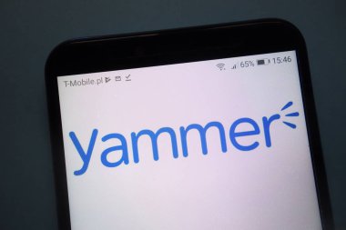Konskie, Polonya - 12 Kasım 2018: smartphone üzerinde görüntülenen ağlamak logosu