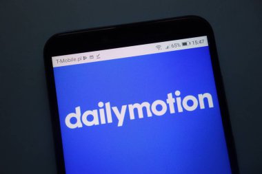 Konskie, Polonya - 12 Kasım 2018: smartphone üzerinde görüntülenen Dailymotion logosu