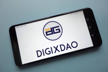 Konskie, Polonya - 18 Kasım 2018: smartphone üzerinde görüntülenen Digixdao (mehmet) cryptocurrency logosu