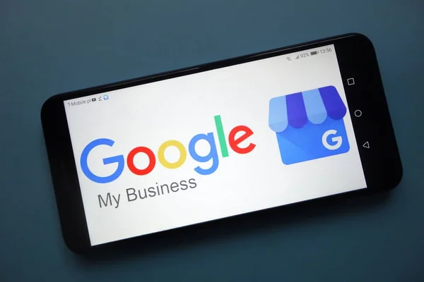 Konskie, Polonya - 25 Kasım 2018: smartphone üzerinde görüntülenen Google My iş logo