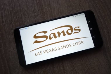 Konskie, Polonya - 01 Aralık 2018: smartphone üzerinde görüntülenen Las Vegas Sands Şirket logosunu görmeniz gerekir. Las Vegas Sands Corporation bir Amerikan casino ve resort şirketidir