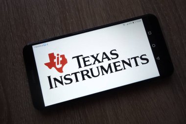 Konskie, Polonya - 01 Aralık 2018: smartphone üzerinde görüntülenen Texas Instruments Inc. (Ti) logo