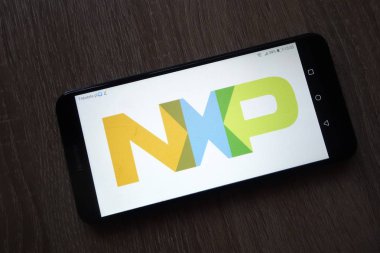 Konskie, Polonya - 01 Aralık 2018: smartphone üzerinde görüntülenen Nxp yarı iletken N.V. logosu