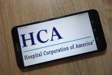 Konskie, Polonya - 01 Aralık 2018: Hastane Corporation of America (Hca) logo smartphone üzerinde görüntülenen