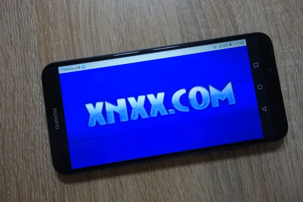 Konskie Poland 2018 Xnxx Com Logo Auf Dem Smartphone — Stockfoto