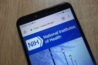 Konskie, Polonya - 04 Aralık 2018: smartphone üzerinde görüntülenen Ulusal Sağlık Enstitüleri Web sitesi (www.nih.gov)