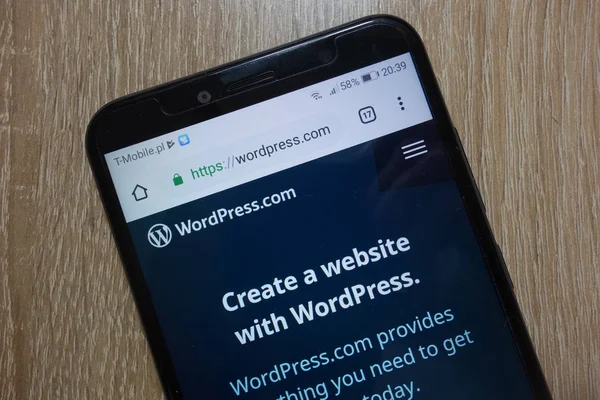 Konskie Polonya Aralık 2018 Smartphone Üzerinde Görüntülenen Wordpress Web Sitesi — Stok fotoğraf