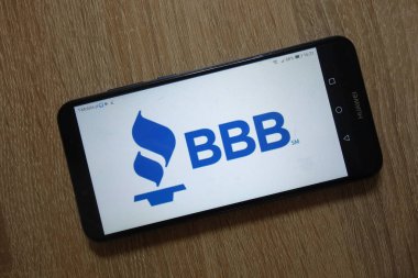 Konskie, Polonya - 09 Aralık 2018: smartphone üzerinde görüntülenen Better Business Bureau (Bbb) logo