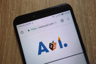 Konskie, Polonya - 09 Aralık 2018: smartphone üzerinde görüntülenen Aol Web sitesi (www.aol.com)