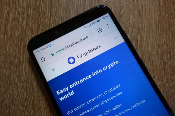 Konskie, Polonya - 16 Aralık 2018: smartphone üzerinde görüntülenen Cryptonex cryptocurrency exchange Web (cryptonex.org)