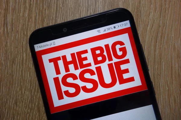 Konskie ポーランド 2018 ビッグイシュー ウェブサイト Www Bigissue Com をスマート フォンに表示されます — ストック写真