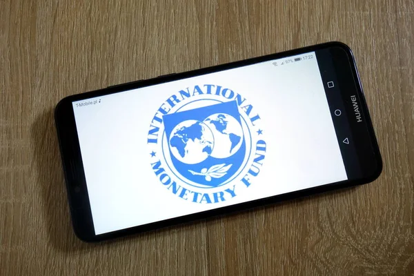 Konskie, Polonya - 11 Ocak 2019: smartphone üzerinde görüntülenen Uluslararası Para Fonu (IMF) logo