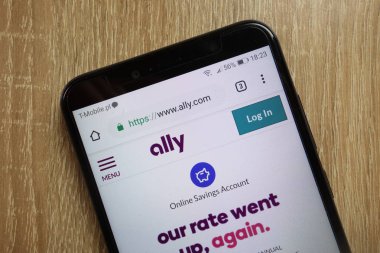 Konskie, Polonya - 22 Ocak 2019: smartphone üzerinde görüntülenen Ally finansal web sitesi (www.ally.com)