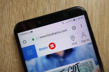 Konskie, Polonya - 22 Ocak 2019: smartphone üzerinde görüntülenen Bmo Harris banka Web sitesi (www.bmoharris.com)