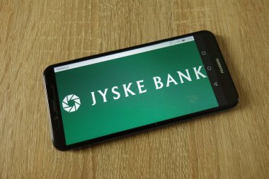 Konskie, Polonya - 15 Şubat 2019: smartphone üzerinde görüntülenen Jyske banka logosu