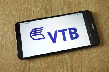 Konskie, Polonya - 22 Şubat 2019: smartphone üzerinde görüntülenen Vtb banka logosu