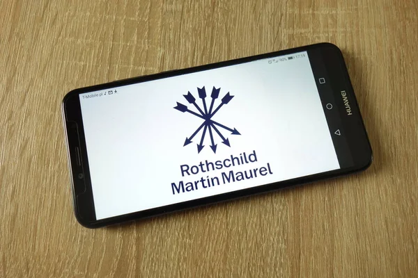Конкурс Польша Февраля 2019 Года Смартфоне Появится Логотип Rothschild Martin — стоковое фото